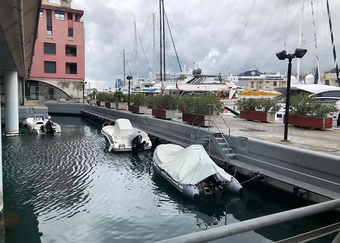 Guesthost - Porto Antico & Aquarium Flat * Janov