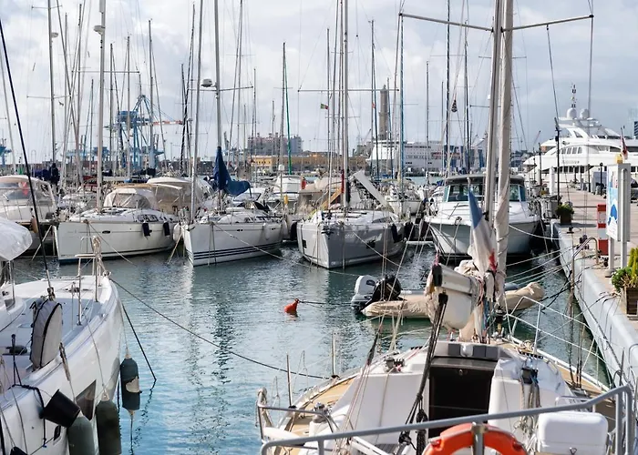 Guesthost - Porto Antico & Aquarium Flat アパート